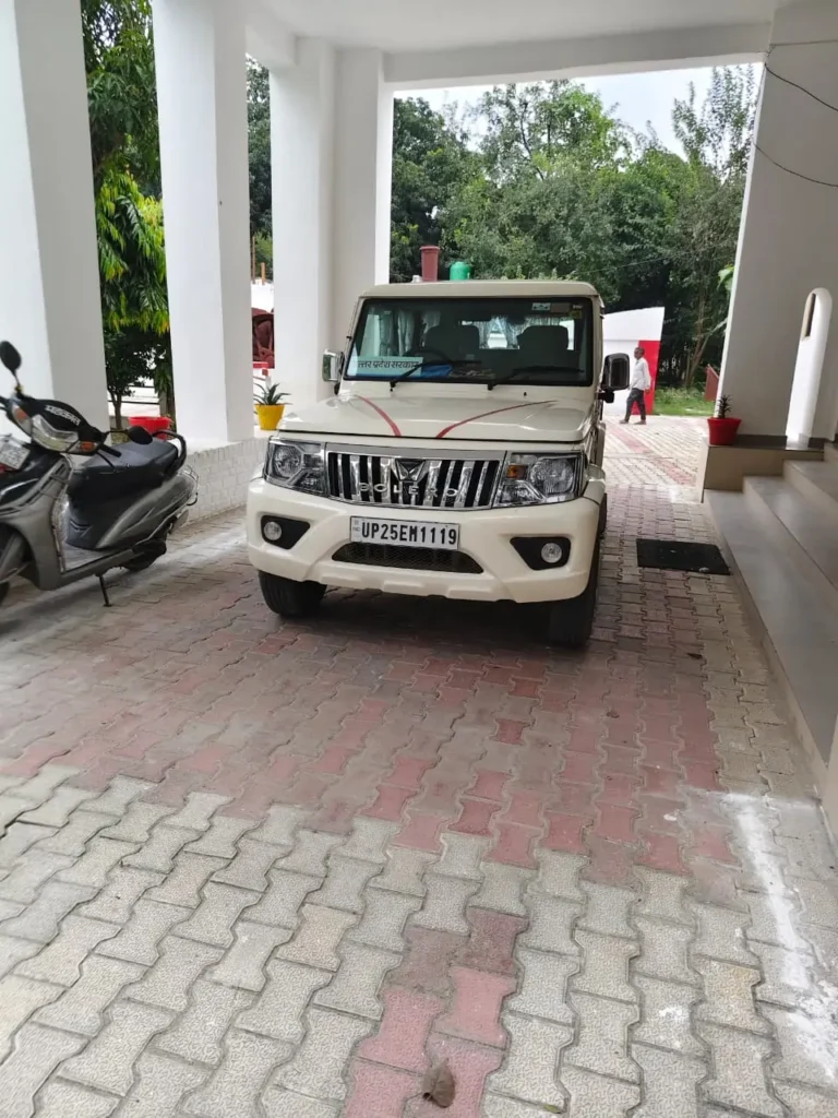 रूहेलखंड नहर के अधिशासी अभियंता सुरेश चन्द्र बोलेरो विवाद में फंसे