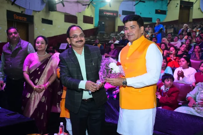 नन्हें-मुन्नों की मनोहर प्रस्तुतियों पर खूब झूमे लोग