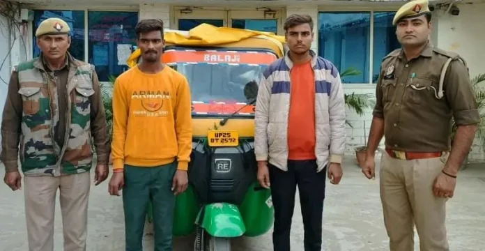 सीबीगंज से चुराया गया टेंपो 24 घंटे में बरामद, दो चोर गिरफ्तार
