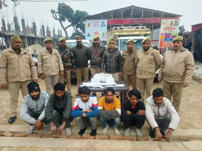 मीरगंज में चोरी की कई वारदातों का पर्दाफाश, छह बदमाश गिरफ्तार