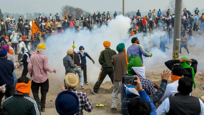 किसान आंदोलन या लोकतंत्र का भद्दा मज़ाक
