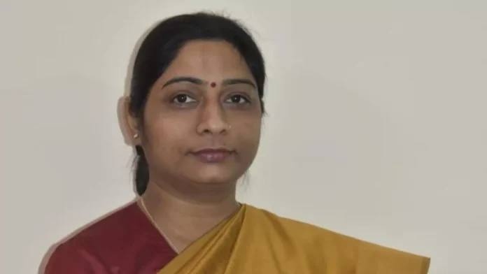 स्वामी प्रसाद मौर्य, उनकी बेटी संघमित्रा समेत 5 के खिलाफ गिरफ्तारी वारंट