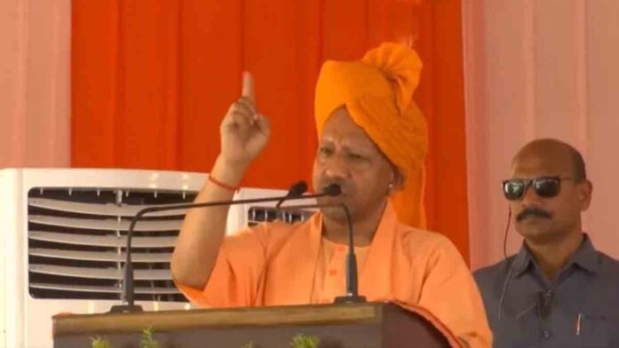 बहेड़ी में गरजे मुख्यमंत्री योगी आदित्यनाथ, बोले दंगाइयों की जगह जहन्नुम में