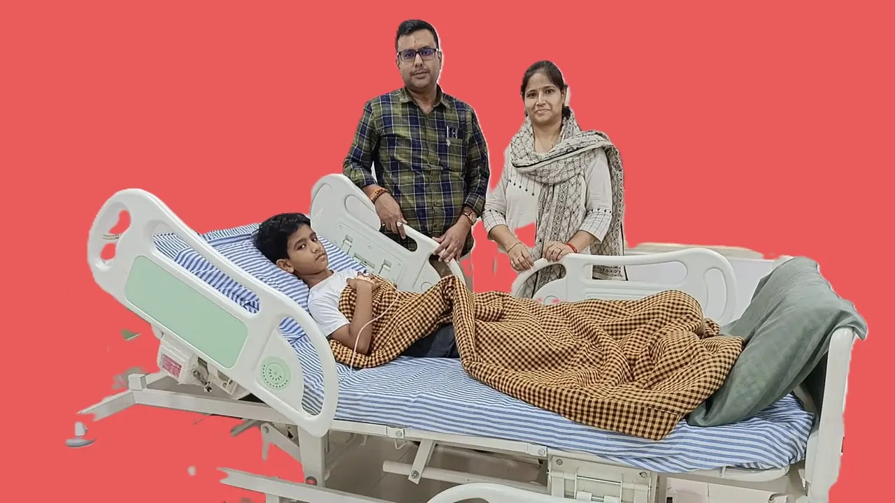 Bareilly News: अस्पताल मे भर्ती बच्चे की डीएम और मेयर से की मार्मिक अपील